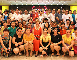 寵物衣服廠家|東莞市琪美實業(yè)有限公司
